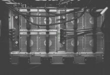 첨단산업 이끌 석·박사 인재 2000명 양성…올해 2468억 투입 photo of computer cables